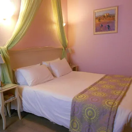 Hotel Hotel Le Medieval Palais Des Papes 3*
