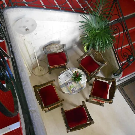 Hotel Hotel Le Medieval Palais Des Papes 3*